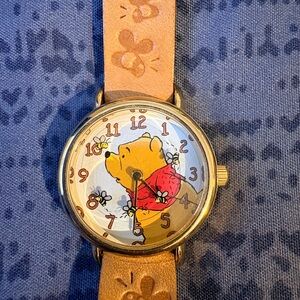 Vintage Winnie the Pooh Wristwatch with Rotating Bees as the second hand